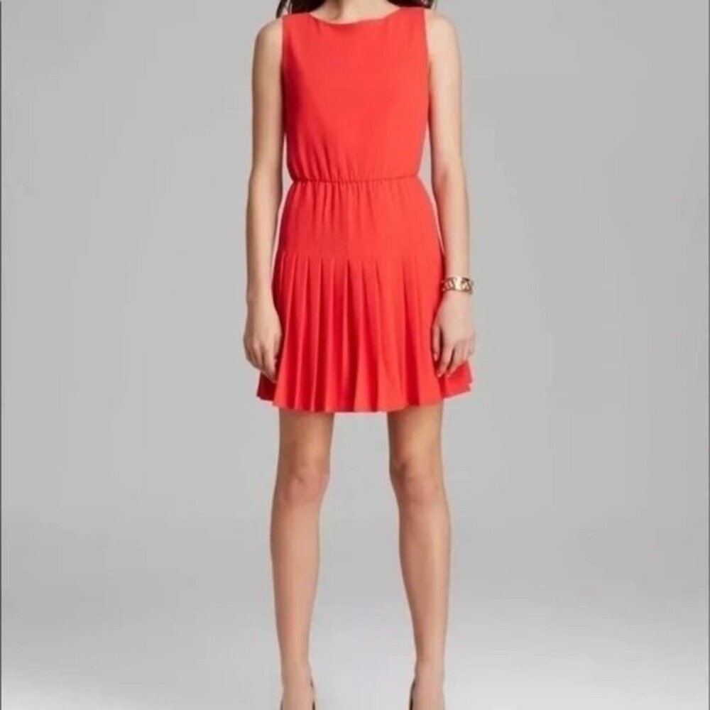 Alice + Olivia Shana Coral Pleated Scoop Neck Dress Size LG